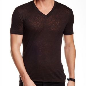 John Varvatos
Short Sleeve V-Neck Linen Tee
